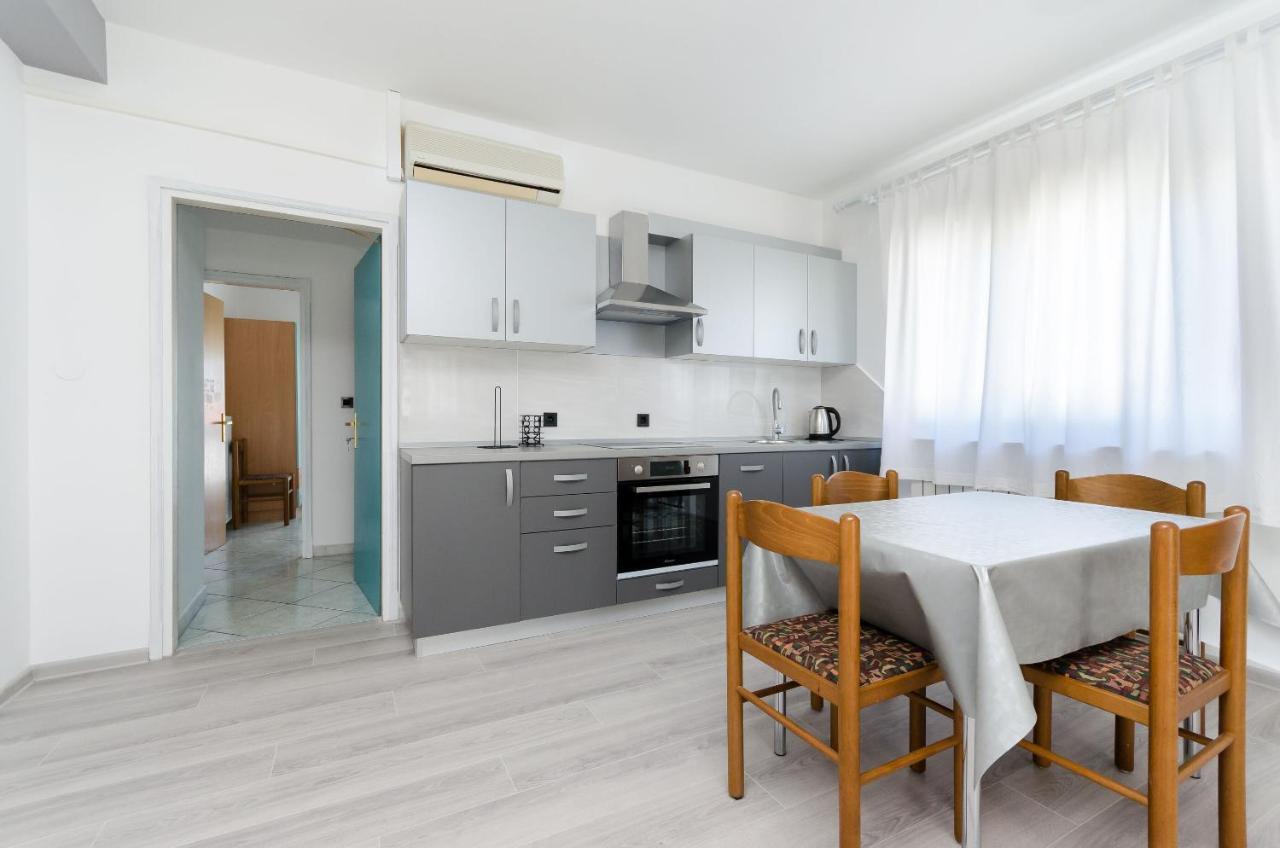 Apartments Slavica R Banjol 외부 사진
