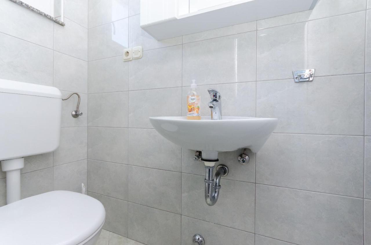 Apartments Slavica R Banjol 외부 사진